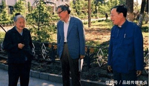 乞丐手抱菜坛子，直接要求见清华大学校长，坛里的东西震惊全国！