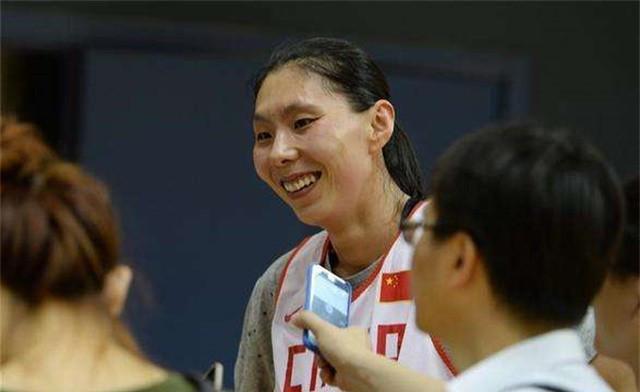 两个人|39岁女篮前队长陈楠近况: 退役后嫁给高官, 已有爱情的结晶