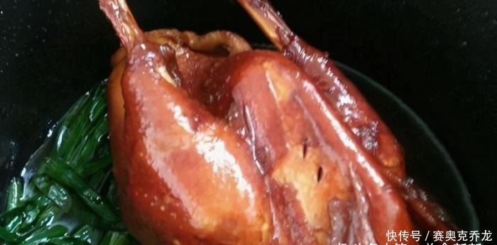 香喷喷|酱油鸡做法，香喷喷的，教你简单做。