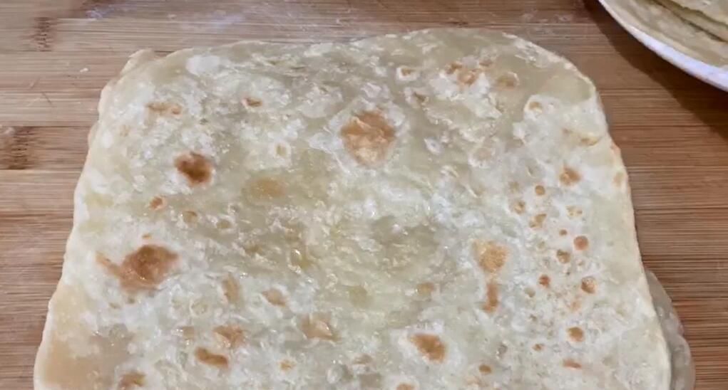 万能|万能家常饼,层次分明熟得快,大饼又薄又好吃,凉了也不硬