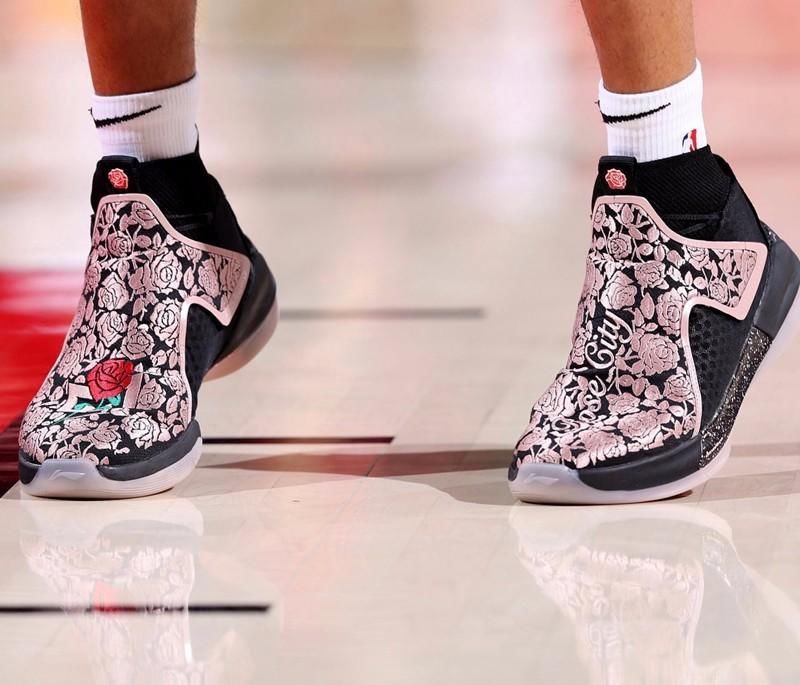 CJ1代终于曝光？球员上脚玫瑰城配色，外形好评，签名鞋还是驭帅15？