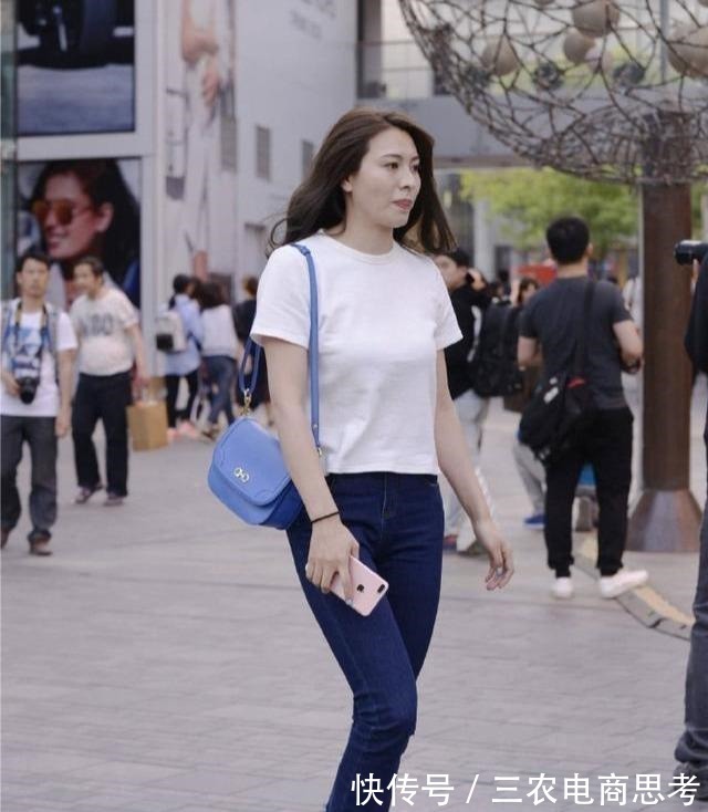 穿搭 打底裤穿搭选择野性性感，完美勾勒出女士那曼妙的身姿，时髦可人！