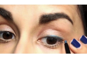 告别冬季沉闷,娜扎热巴都在画彩色眼线,个性又吸睛,时髦精必备