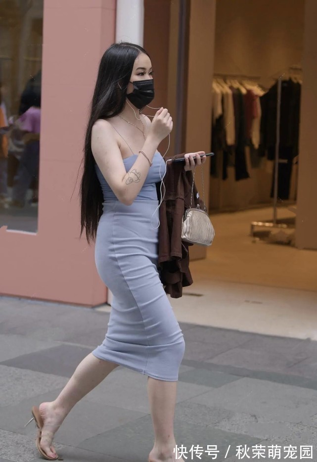 高跟鞋|“沙漏型”身材如何穿?遵循束腰的穿搭原则,一切便迎刃而解!