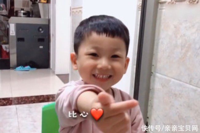 女孩儿|儿子不如女儿贴心？心理学家不这样认为，别冤枉了有爱的男孩