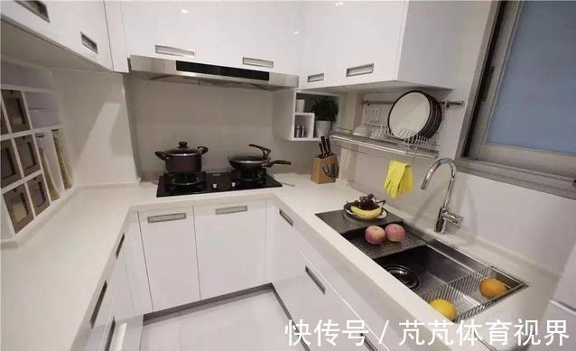 客厅|7口人挤43平小窝,老人睡客厅,爆改变9房,网友:卫生间头次见