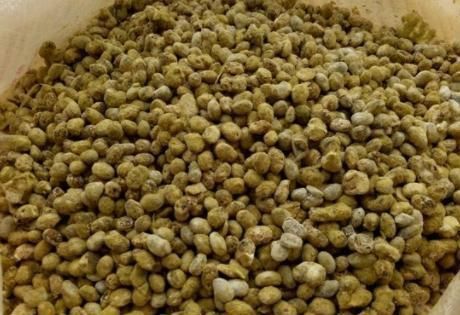 想吃黄豆酱不用买,在家做很简单,香辣过瘾,放一年也不会坏