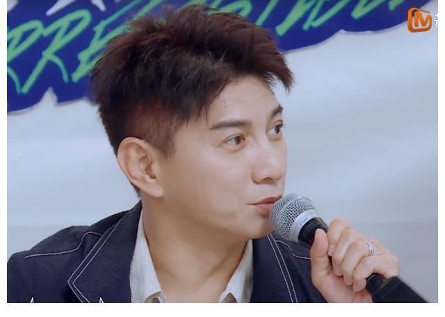 乔振宇不满鲜肉艺人们迟到让自己久等，吴奇隆开口顺利化解尴尬