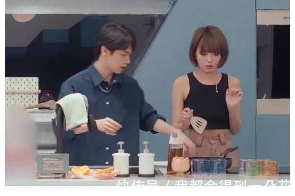 女三|心动的信号：女三做饭受伤，男二救治的方式让她坠入爱河