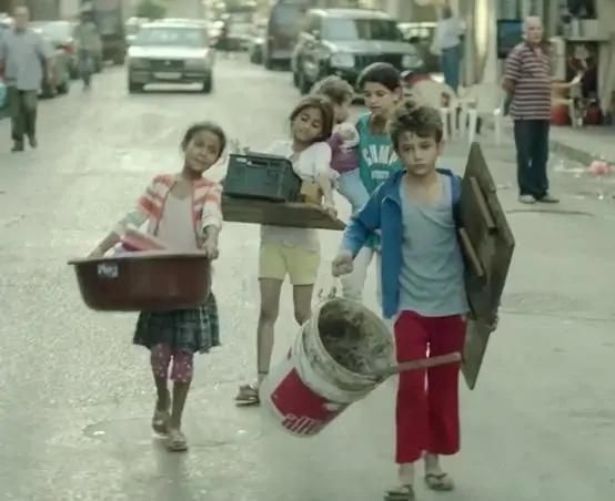 赞恩|18岁男孩“挥刀自宫”，抢救时全程很淡定，背后原因让人泪目