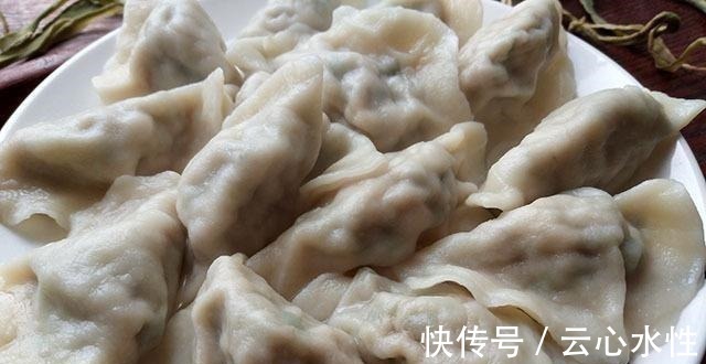 冷天,我常买它包饺子,泡好切碎拌进肉馅里,脆嫩鲜美,吃着真香