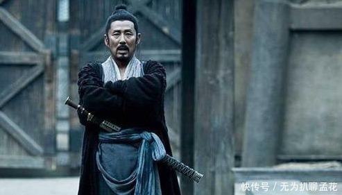 韩信|功臣们一起窃窃私语，刘邦杀人不眨眼，张良助刘邦与韩信消除隔阂