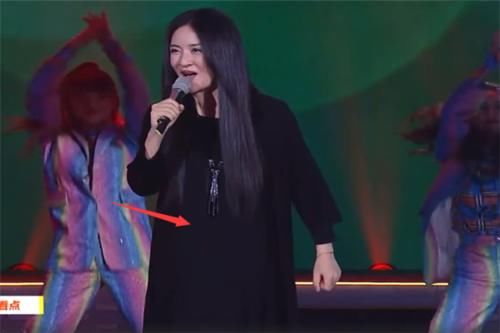 谢娜预产期将至？衣着宽松录《快本》，将与张碧晨同台