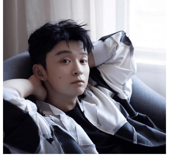 《朋友请听好2》官宣阵容，易烊千玺退出，新增2位实力派男星