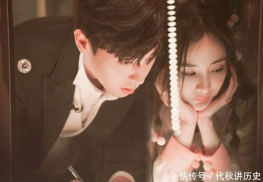 邓伦|杨幂和邓伦因害怕抱在一起引热议,镜头被放大后,网友:超甜!