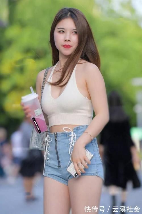 穿搭 穿“无痕”短裤的美女,走到哪都不缺乏跟随者!