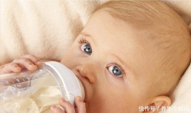 宝宝喂多了会有这些迹象，孩子吃得不是越多越好，会影响大脑发育！