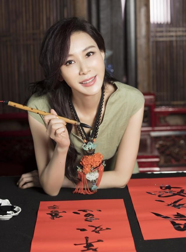 书法#萧蔷的手抄心经真不错,书法稳健秀丽,跟徐静蕾的作品一样好看