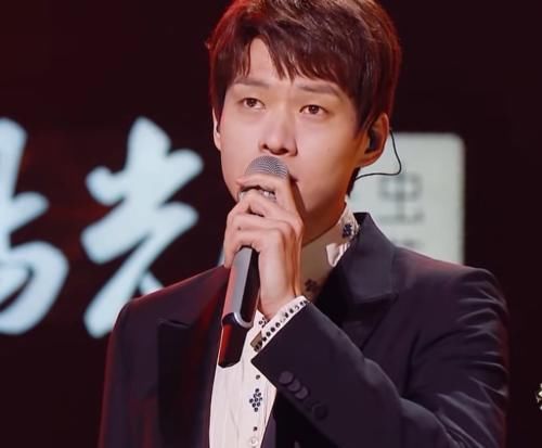 还是胡海泉会做人？何昶希魏大勋被胡彦斌嫌弃，他这个救场真高级！