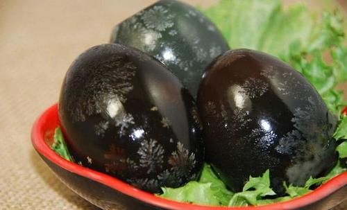 鸽子蛋|鸡蛋、鸭蛋、鹅蛋、鹌鹑蛋，哪种更有营养？医生：3种蛋尽量少吃