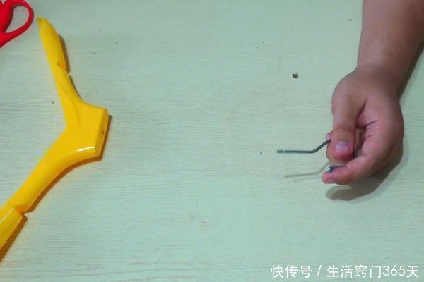 洗衣液用完瓶盖不要扔!简单改造一下放在家里,省钱又实用!