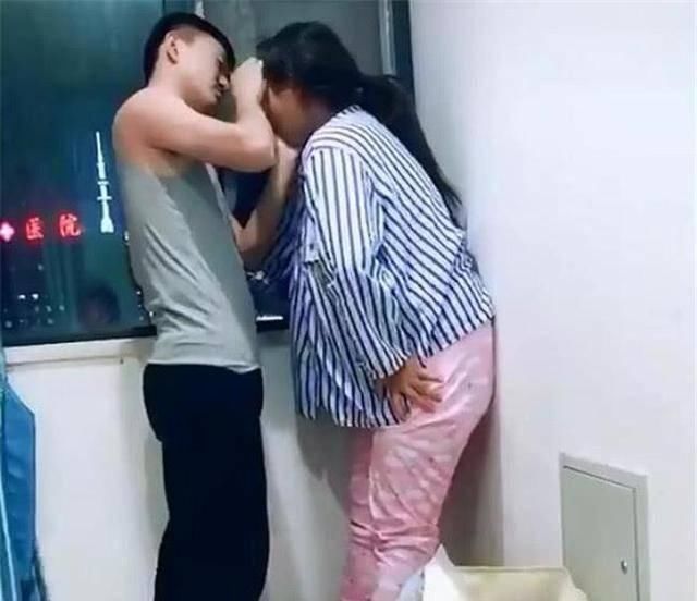 妻子|产妇痛得不停哭泣,丈夫的举动让人感动,网友:这才是真爱