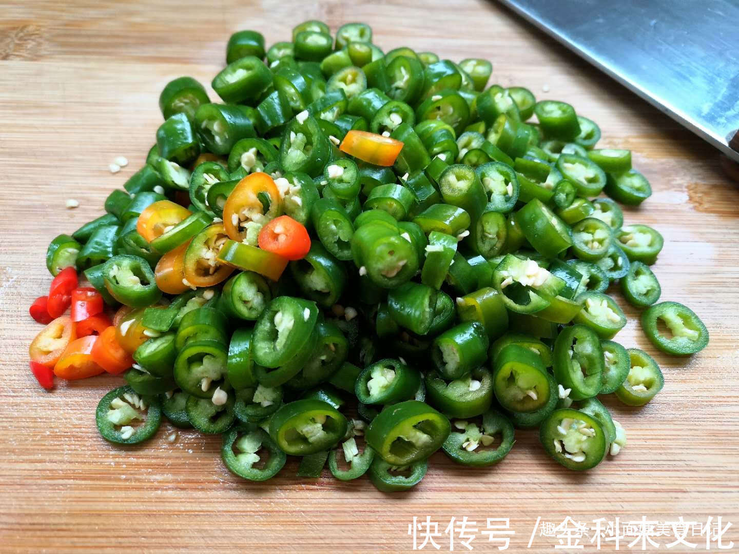 便秘|便秘最怕这菜,一周吃2次,排空黑宿便,口臭没了,大肚腩不见了