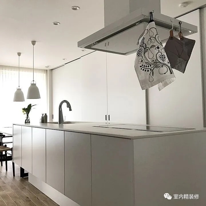 壁柜|为何越来越多厨房不装吊柜了?头次见这种设计,真想回家拆了重装