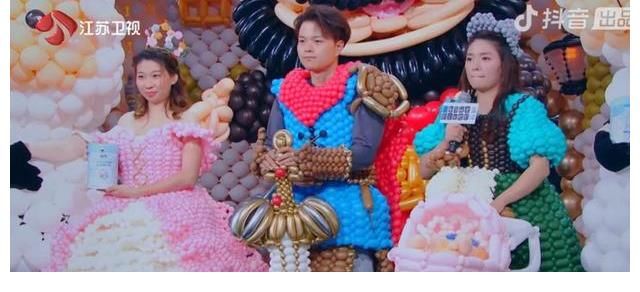 《点赞！达人秀》评委各不同，谢霆锋严格犀利，邓紫棋聪明救场