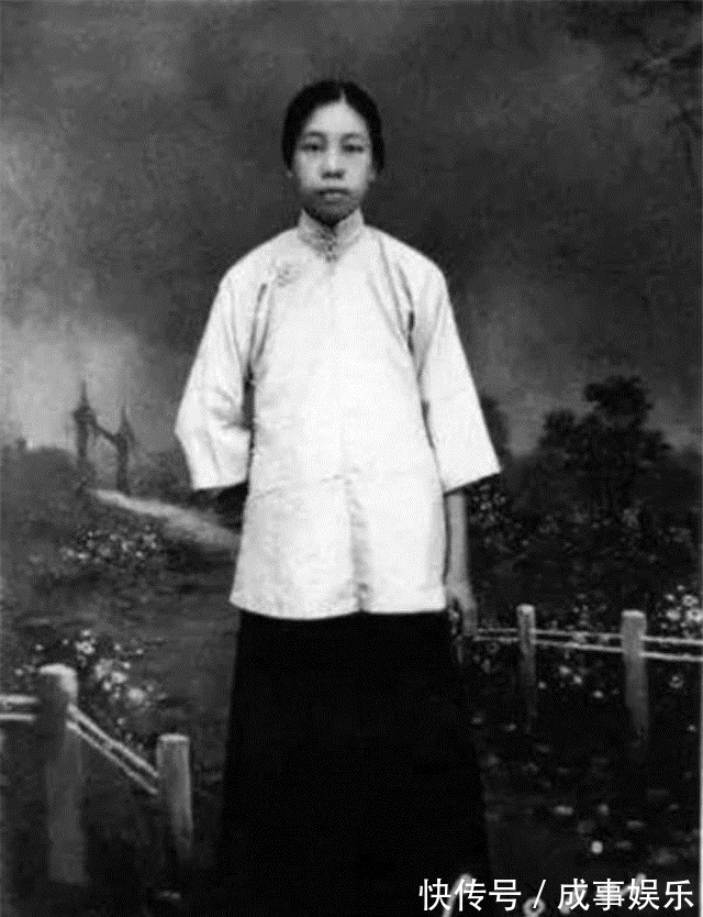 师生$萧红与鲁迅,一段说不清,道不白的异样过往,恐非只有师生之情