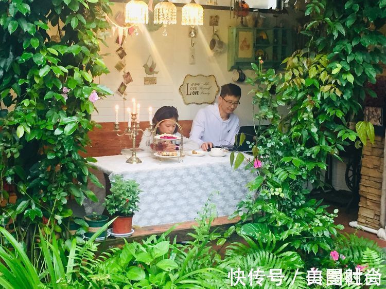 都市|三年前买了这30㎡小院,亲手改造成小花园,在繁华都市过田园生活