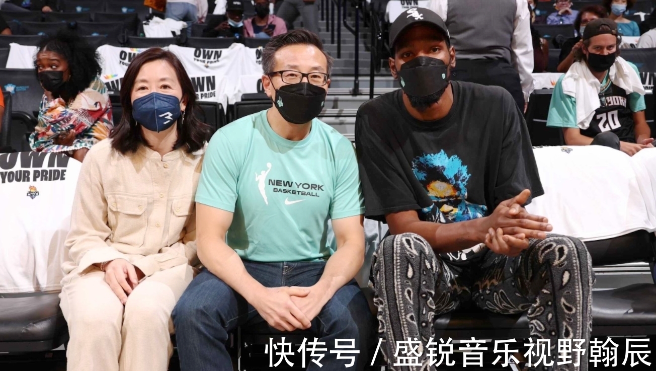 篮网|心疼杜兰特！出局后被造谣车祸，陪华裔老板看球，至今没有女友