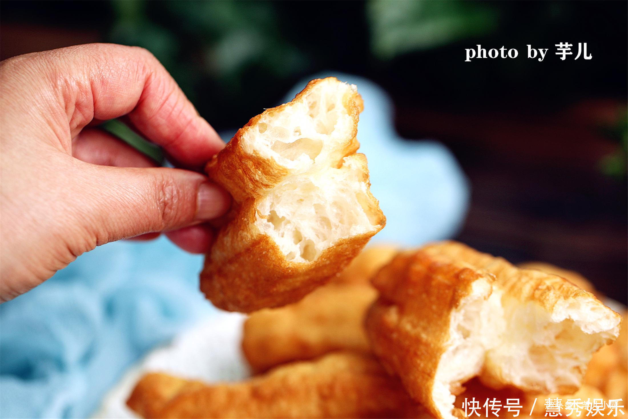 油条怎么炸,才又大又蓬松?最好配方和秘诀在此,酥香蓬松吃不够