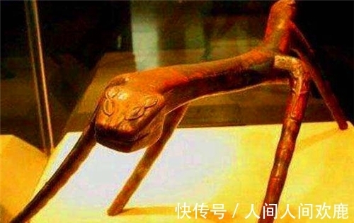 根雕!他用30吨金丝楠木雕出15米雄狮根雕,富豪出价300万遭拒,现怎样