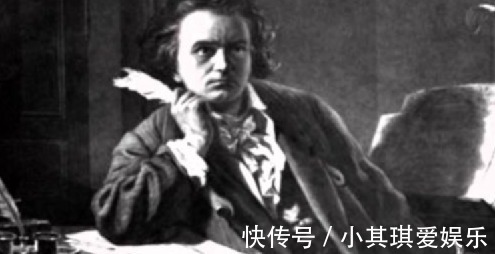 名人传|女童出生便患美人鱼症,喜欢呆在水里,用乐观打败缺陷