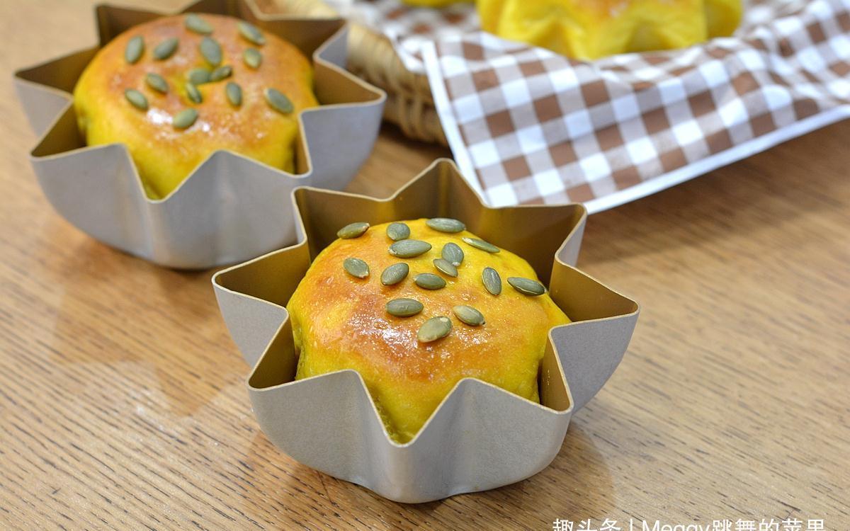 用南瓜做的面包就是好吃，配方快收藏，奶香浓郁香甜暄软