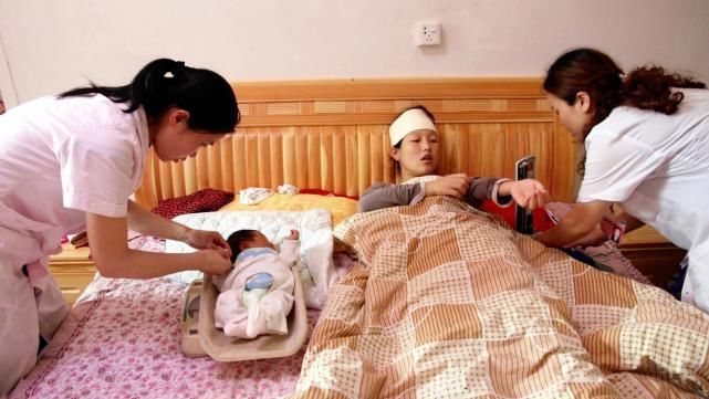 喂奶|宝妈回归岗位前,给娃囤母乳300斤!塞满冰箱给娃满满安全感