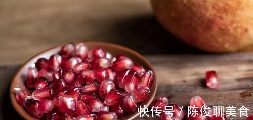 肌肤|女人不想老太快,谨记:“三少”“四多”,可能有助实现逆生长