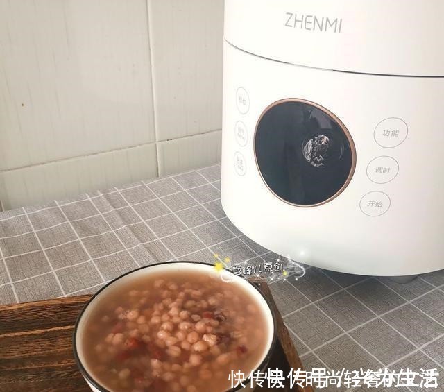 电饭煲|入冬后,吃坚果别错过它,熬粥放吃几颗润肺还止咳,多买点慢慢吃