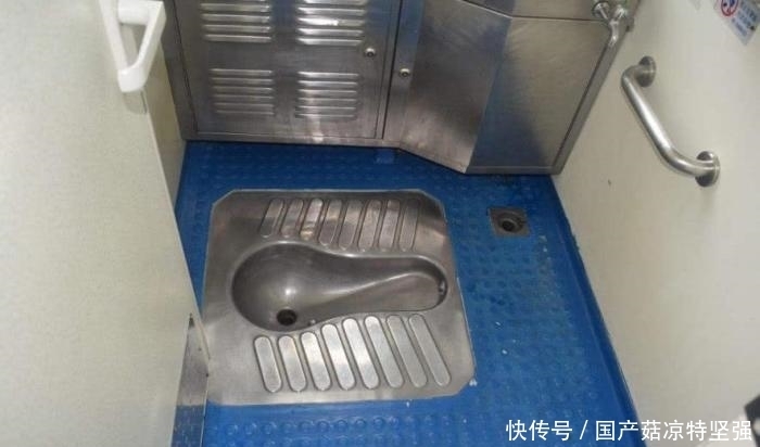 中年|飞机上乘客的粪便是直接往下扔吗?资深机长偷偷告诉你真相