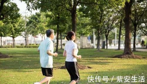 吃饭|每年约有九百万人死于高血压,用几个正确的吃饭方式,远离高血压