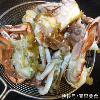 鲜美|#不容错过的鲜美滋味#葱焖梭子蟹