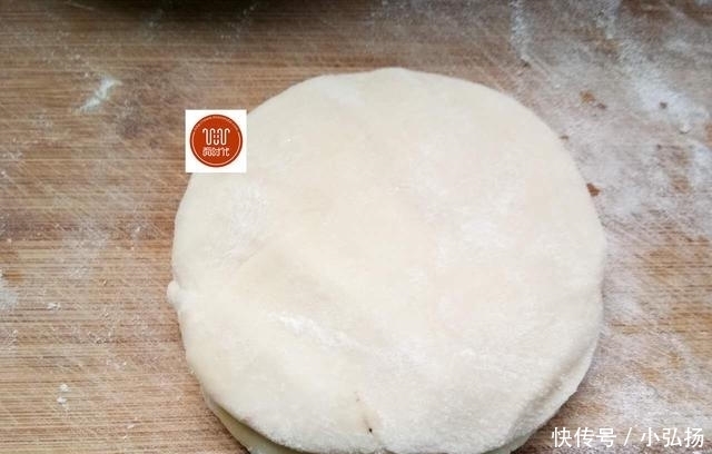 家常烙饼最简单的方法,多加这一步,又软又薄,一分钟烙一张!