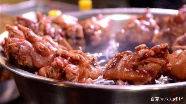 猪手|酱猪手放点“它”,飘香百米,日卖200只,78岁老师傅透明了配方