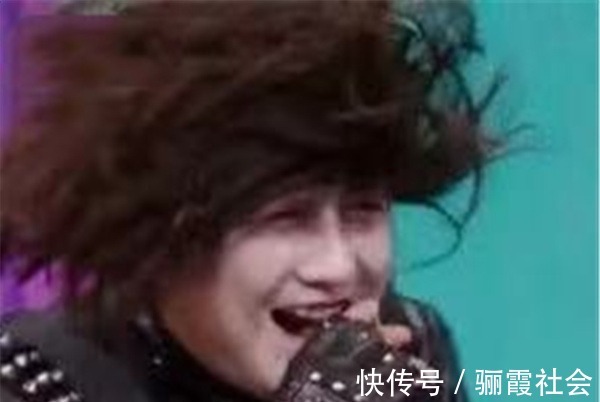 沈騰COS剪刀手愛(ài)德華,突然大笑把假發(fā)笑掉,網(wǎng)友直言笑到飆淚