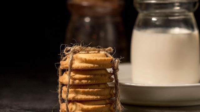 玫瑰花茶|玫瑰花泡水,对女性健康有哪些益处学会正确搭配,养生效果翻倍