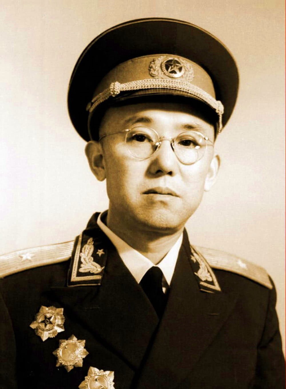 部队|粟裕南下组建苏浙军区后,第一师师长是谁?