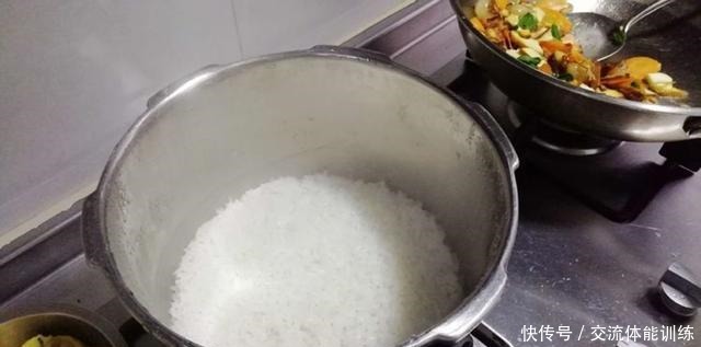 隔夜米饭到底能不能吃为了家人的健康,看完可要当心了!