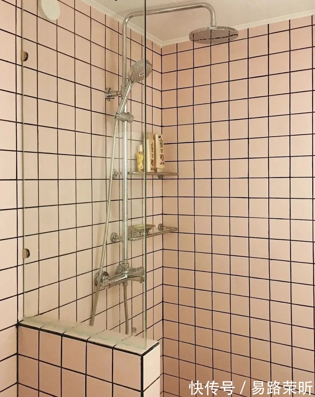 个性|60平方的两居室，把个性想法展现得淋漓尽致，房子虽然小，但装成了心中的那个样子！