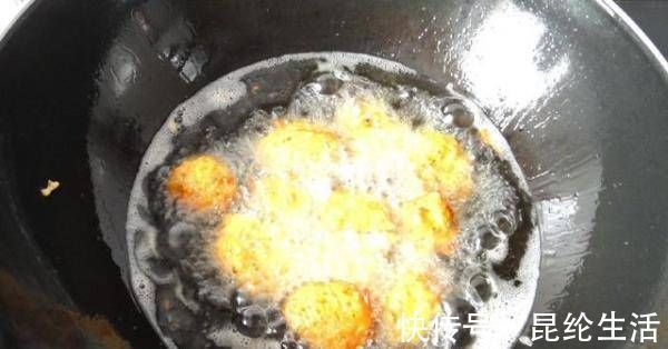 炸萝卜丸子，不要只用面粉和胡萝卜再加上这种，丸子就更香了
